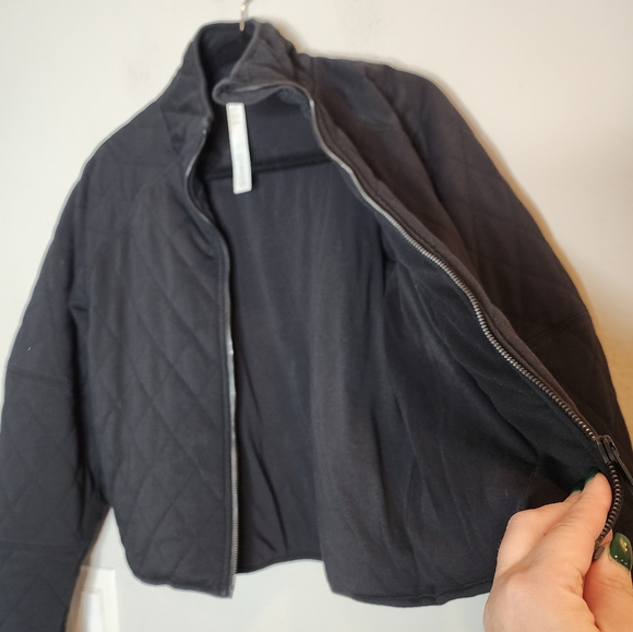 Lululemon Black Quilted Calm Jacket Size 6 Soft Cotton Athleisure Active Cozy - Picture 12 of 16